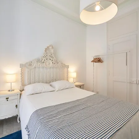 Spacious 3 Bedroom Downtown Lisbon