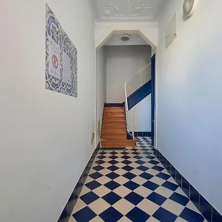 Spacious 3 Bedroom Downtown